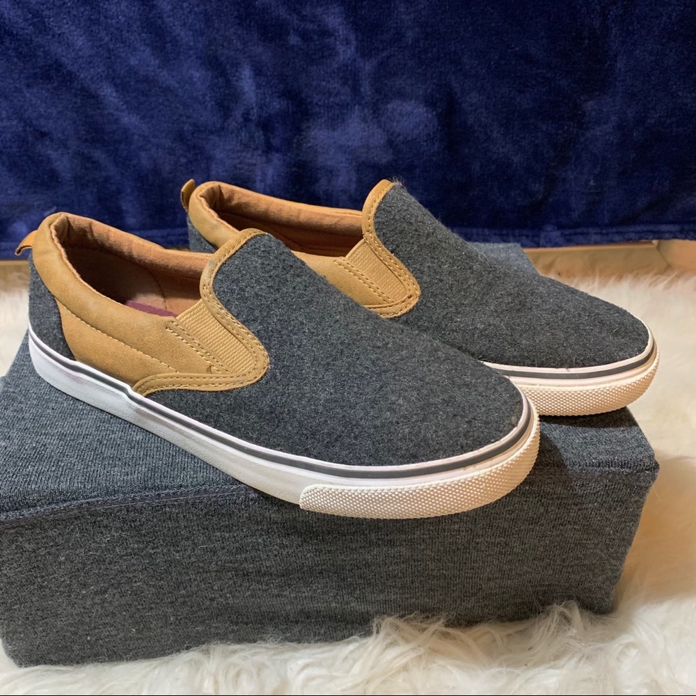 🦙4 for $20 Old Navy CLASSIC SLIP ON Charcol Gray